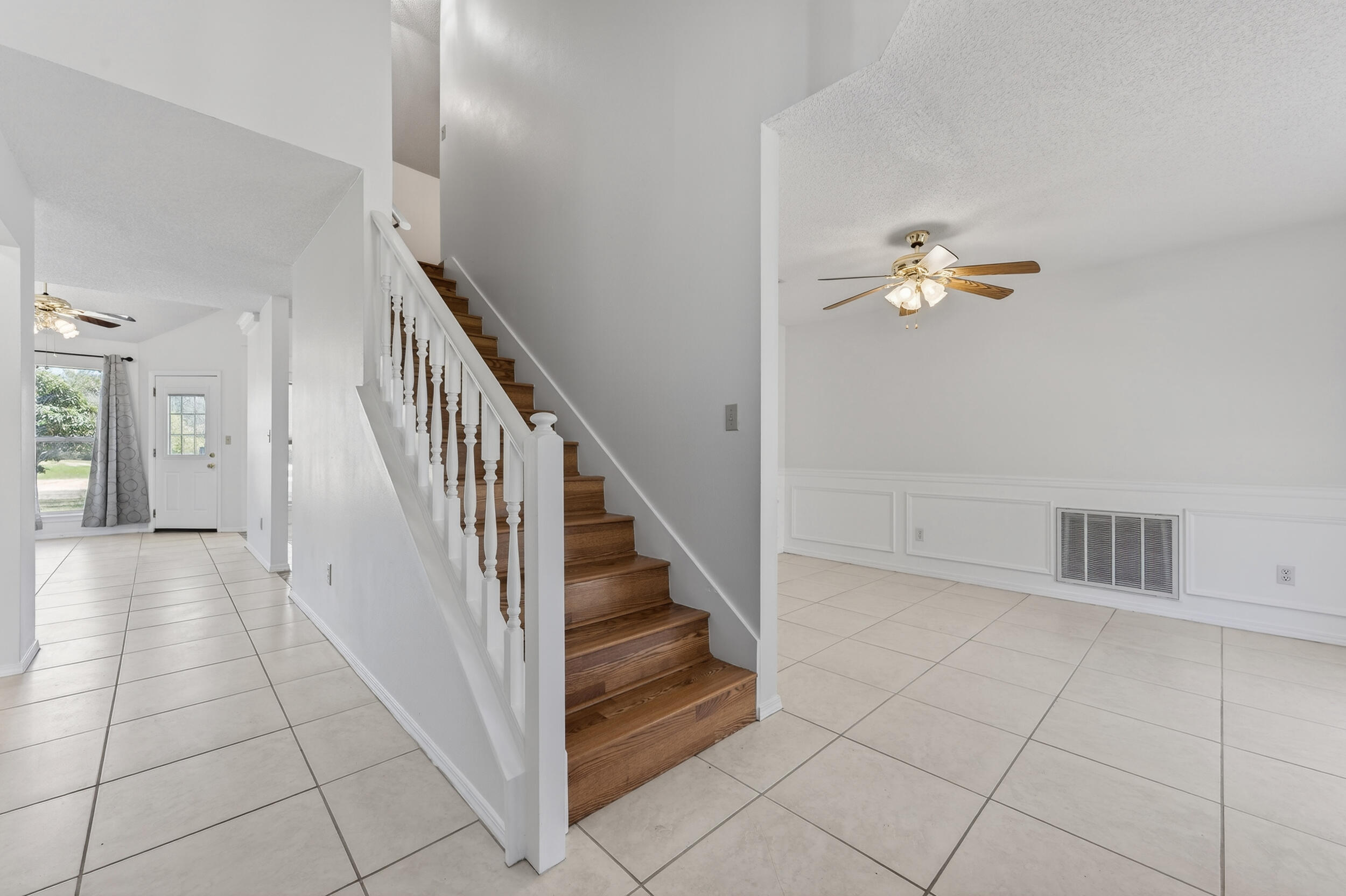 4571 Top Flight Drive Crestview, FL 32539 - Photo 8 of 59 4571 top flight dr-crestview-8