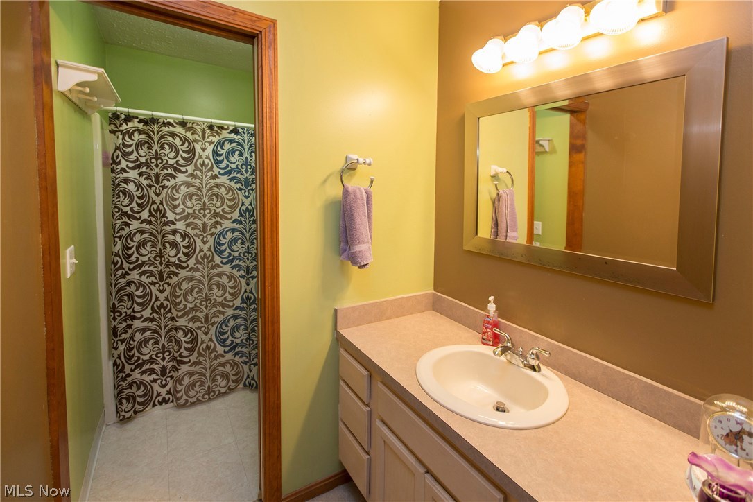 5244 Main Avenue North Ridgeville, OH 44039 - Photo 19 of 32