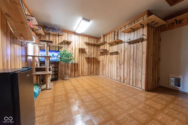 $259,900 | 2462 West Southwind Court, Columbus, IN 47201