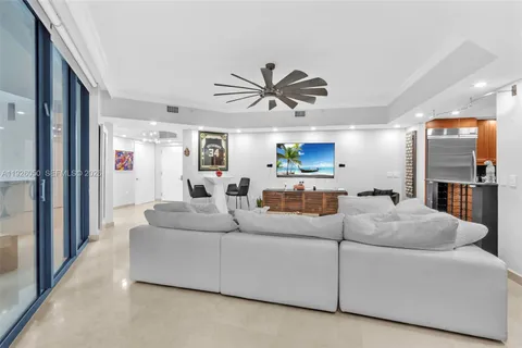 $735,000 | 333 Las Olas Way, Unit 405, Fort Lauderdale, FL 33301