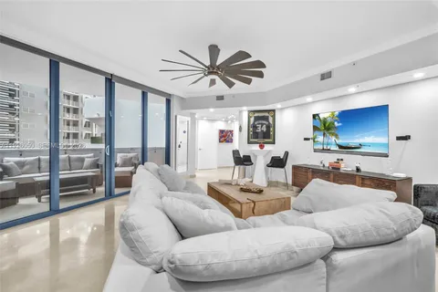 $735,000 | 333 Las Olas Way, Unit 405, Fort Lauderdale, FL 33301