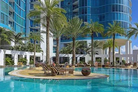 $675,000 | 333 Las Olas Way, Unit 405, Fort Lauderdale, FL 33301