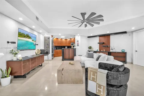 $675,000 | 333 Las Olas Way, Unit 405, Fort Lauderdale, FL 33301