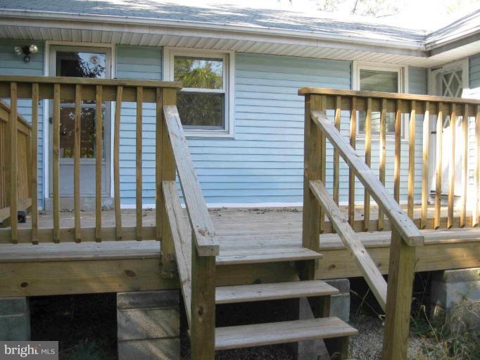 11719 Emack Road Beltsville, MD 20705 - Photo 8 of 9 Deck