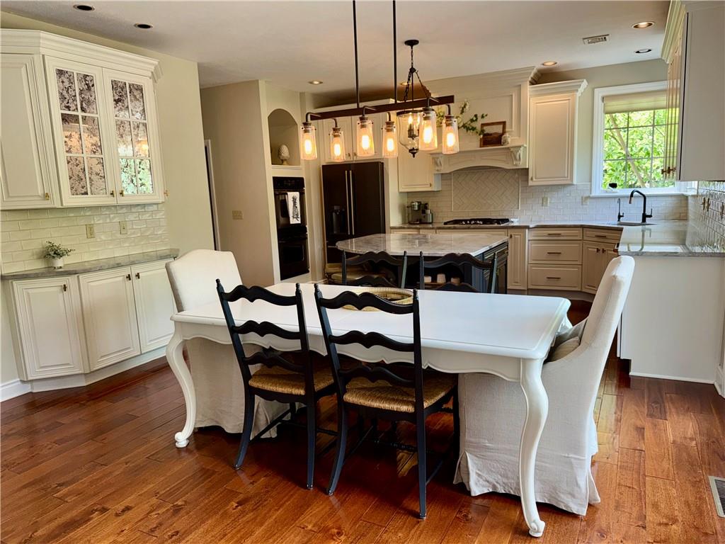 1817 Constitution Boulevard Valencia, PA 16059 - Photo 10 of 50