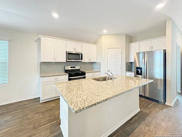 $2,000 | 408 Deborah Drive, New Braunfels, TX 78130