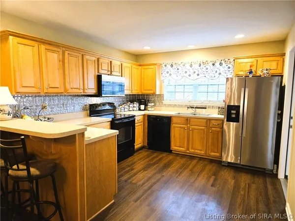 $295,000 | 3615 Stonecreek Circle, Unit A, Jeffersonville, IN 47130