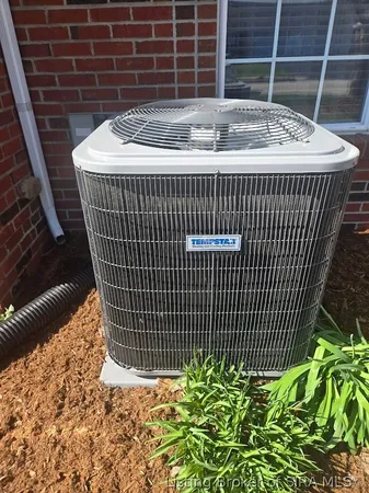 $295,000 | 3615 Stonecreek Circle, Unit A, Jeffersonville, IN 47130