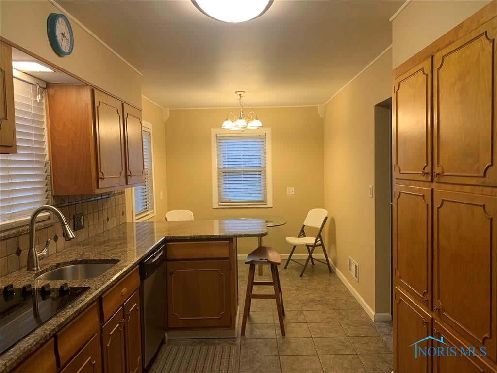 2404 Secor Road Toledo, OH 43606 - Photo 7 of 25 Gallery Image 7