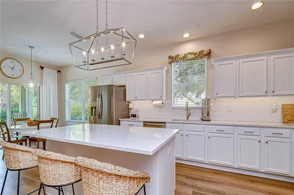 $600,000 | 15827 Starling Water Drive, Lithia, FL 33547