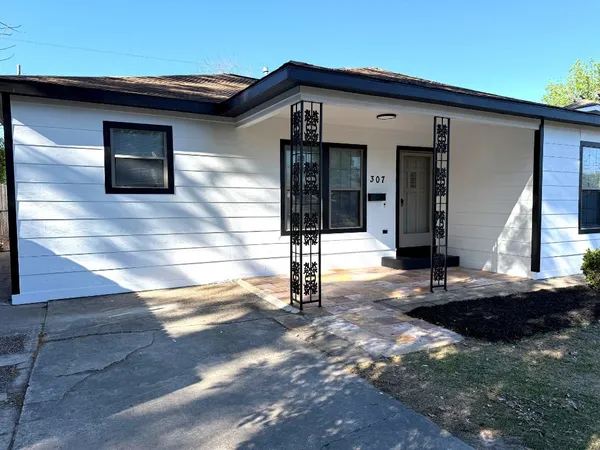 $2,100 | 307 Sue Street, Houston, TX 77009