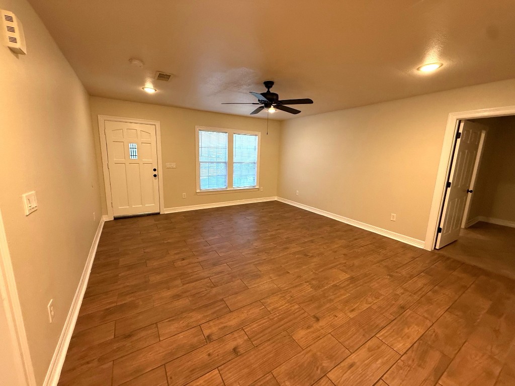 307 Sue Street Houston, TX 77009 - Photo 4 of 20