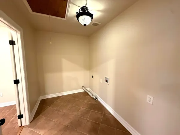$2,100 | 307 Sue Street, Houston, TX 77009