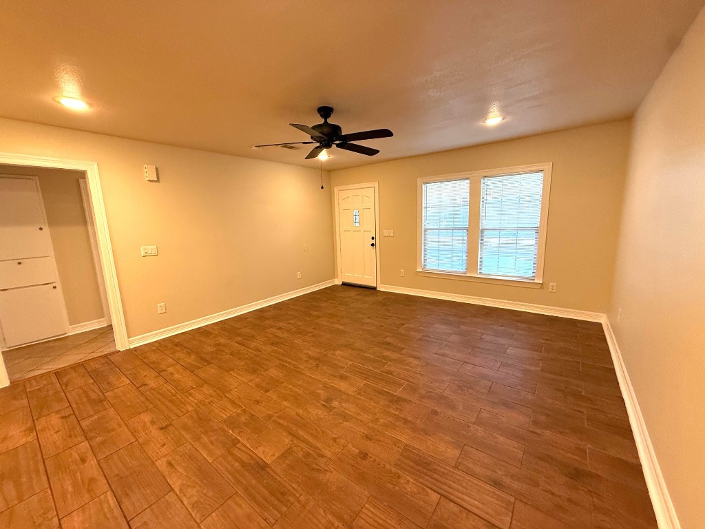 307 Sue Street Houston, TX 77009 - Photo 6 of 20