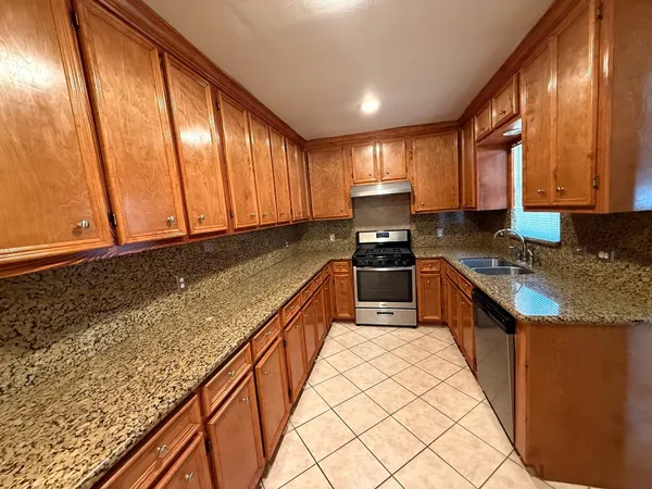 $2,100 | 307 Sue Street, Houston, TX 77009