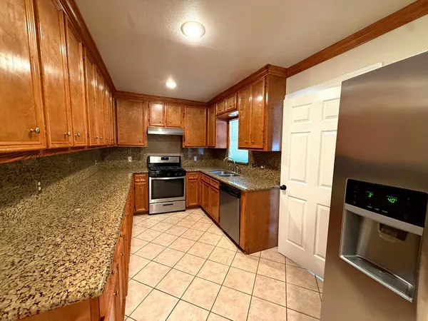 $2,100 | 307 Sue Street, Houston, TX 77009