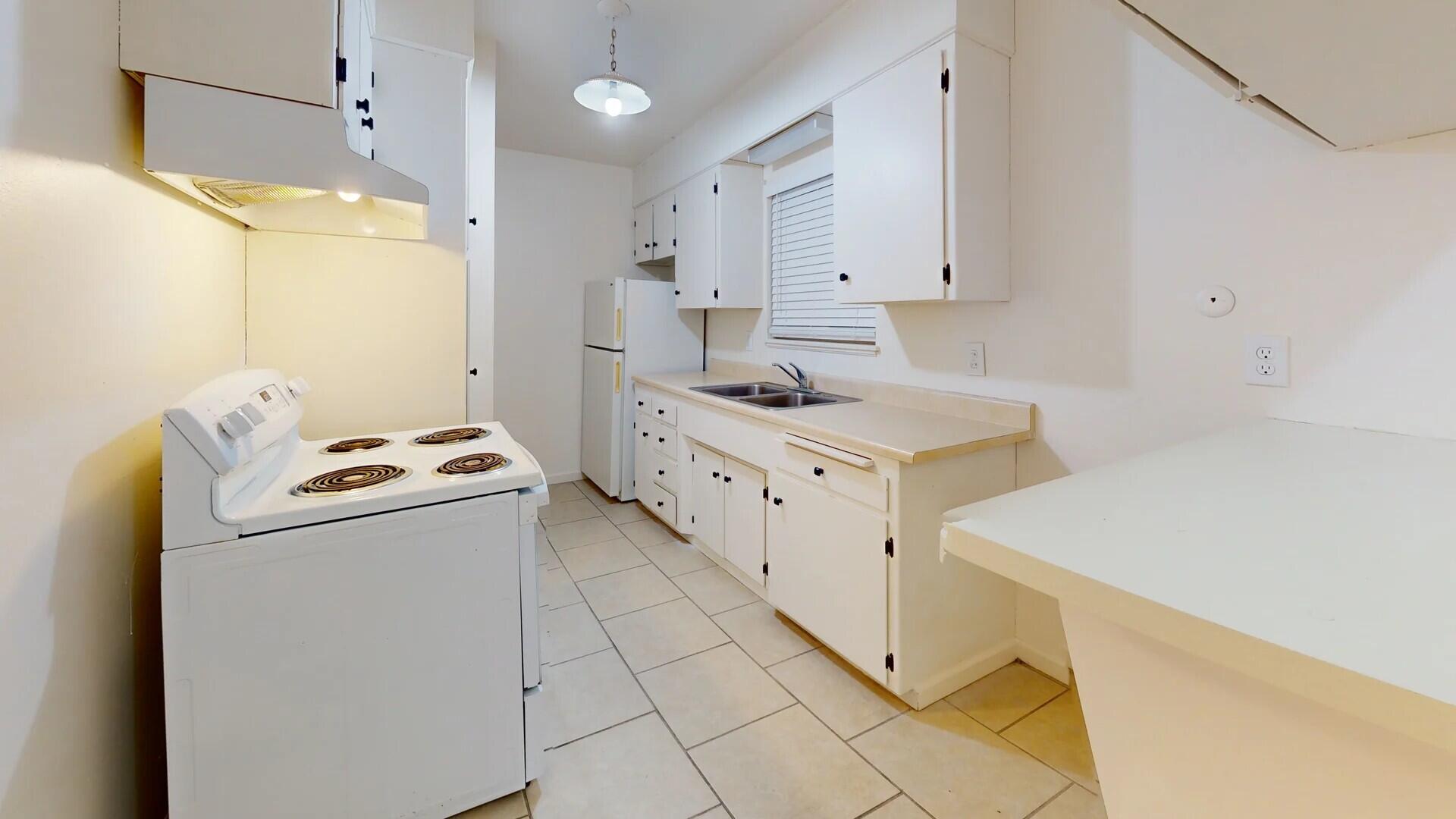 1553 Riverside Drive Redding, CA 96001 - Photo 13 of 51 Unit 2 Kitchen 2