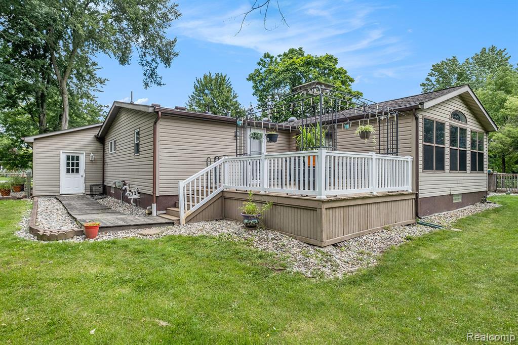 4486 Lapeer Road Burton, MI 48509 - Photo 26 of 31 Gallery Image 26