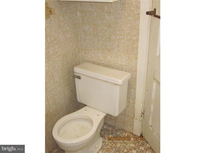 433 Copley Road Upper Darby, PA 19082 - Photo 15 of 18