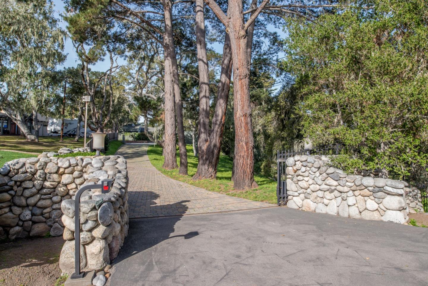 55 Castro Road Monterey, CA 93940 - Photo 21 of 29 Gallery Image 21