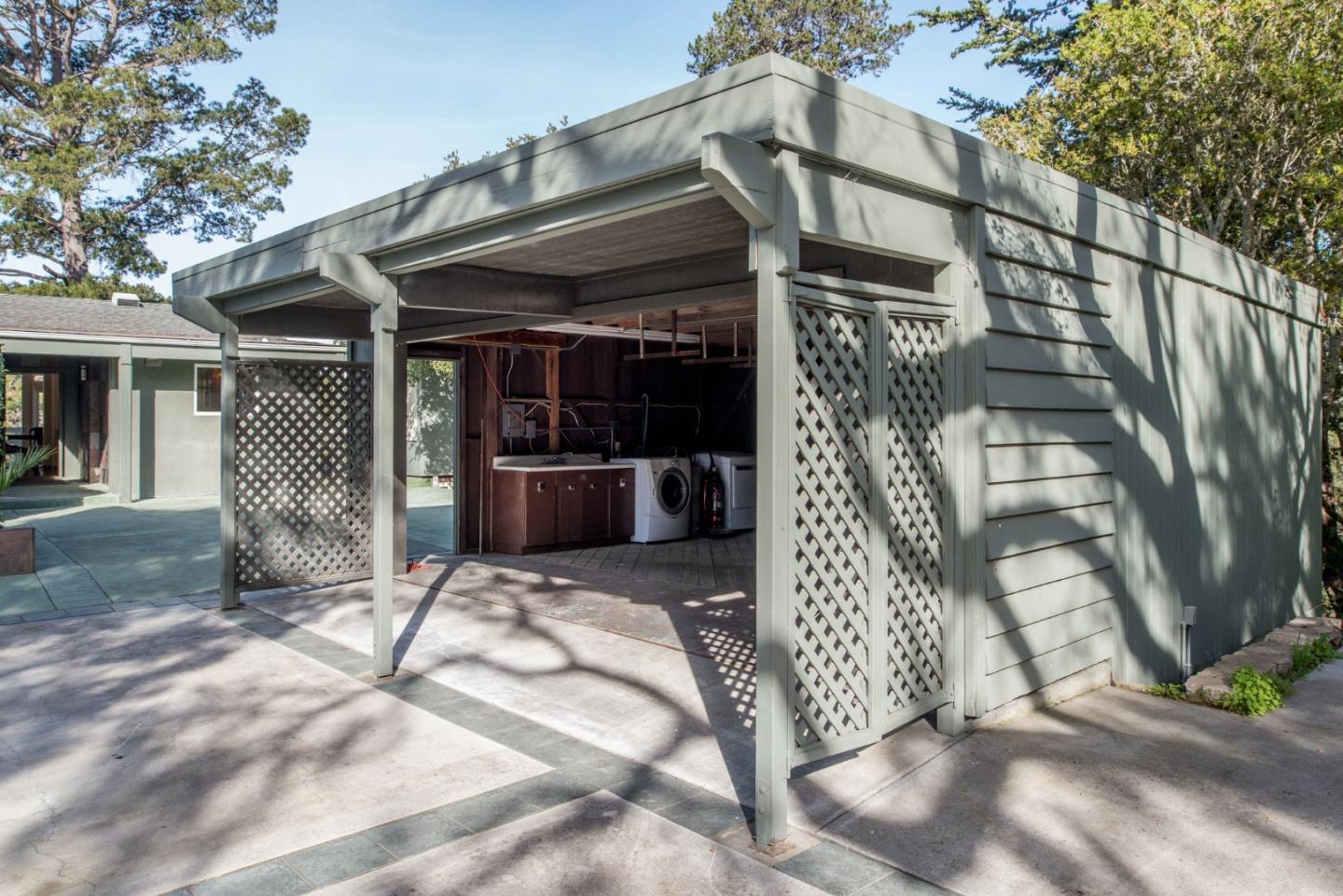 55 Castro Road Monterey, CA 93940 - Photo 4 of 29 Gallery Image 4