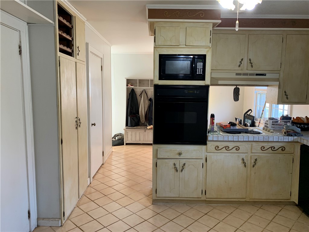 805 South Oak Street Seneca, SC 29678 - Photo 13 of 34