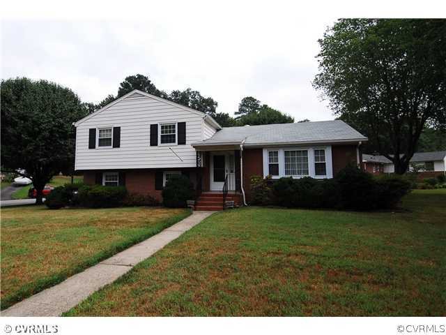 9308 Ridgefield Road Richmond, VA 23229 - Photo 1 of 8 Exterior Front