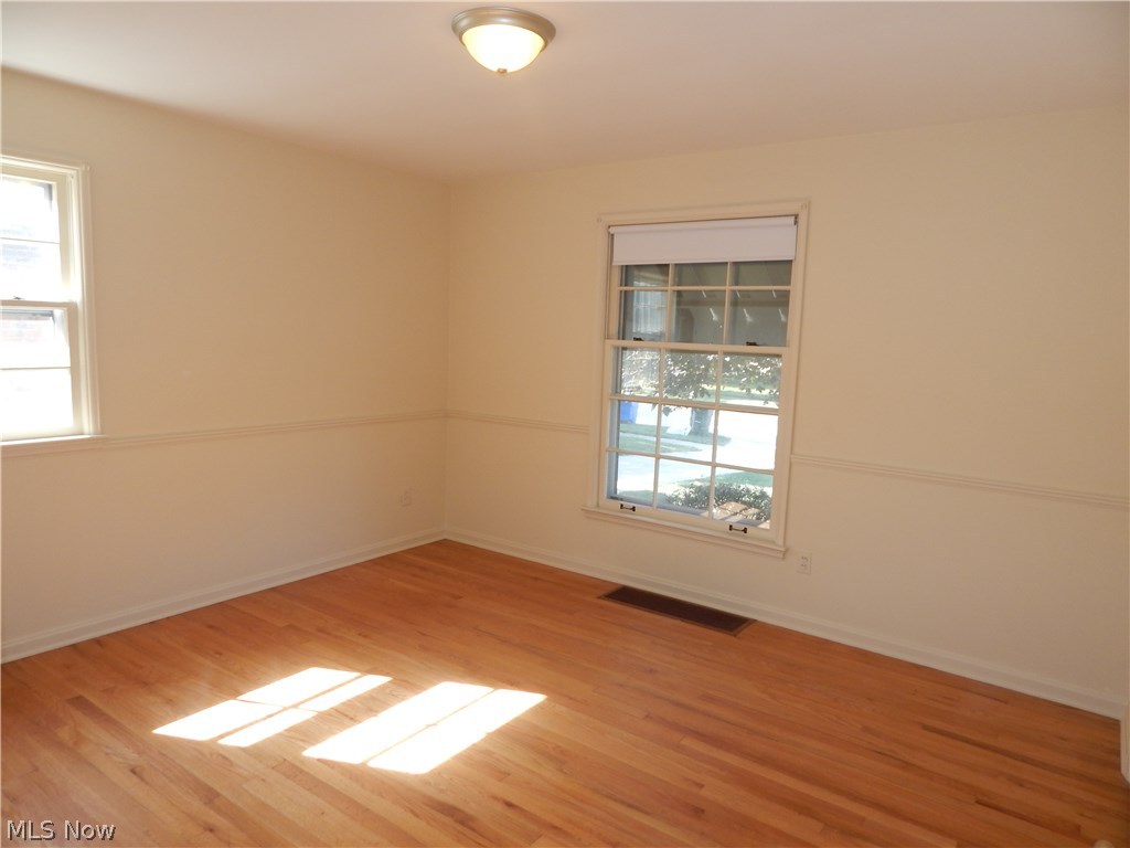 16492 Webster Road Cleveland, OH 44130 - Photo 9 of 23 Gallery Image 9