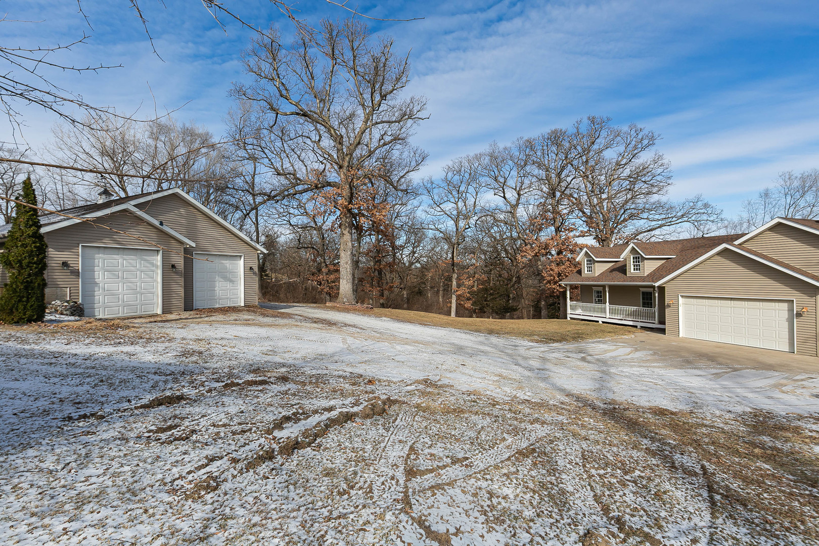 11063 95th Avenue Blue Grass, IA 52726 - Photo 3 of 44