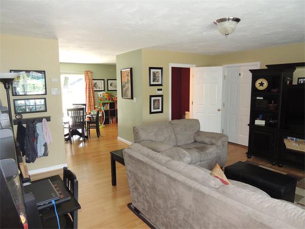 10 Maxwell Court, Unit A Worcester, MA 01607 - Photo 5 of 19 Gallery Image 5