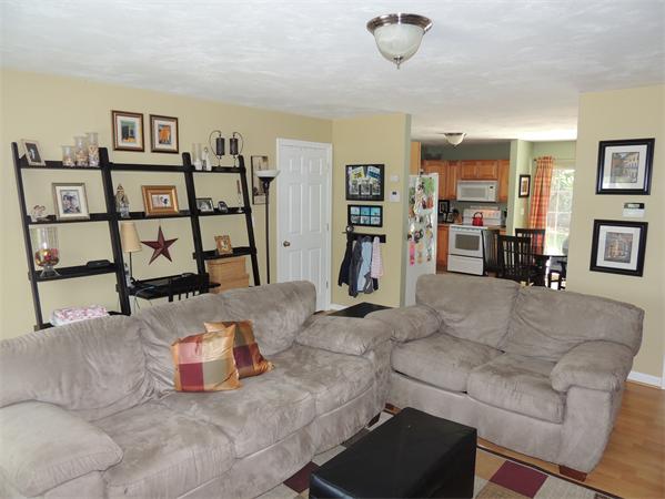 10 Maxwell Court, Unit A Worcester, MA 01607 - Photo 6 of 19 Gallery Image 6