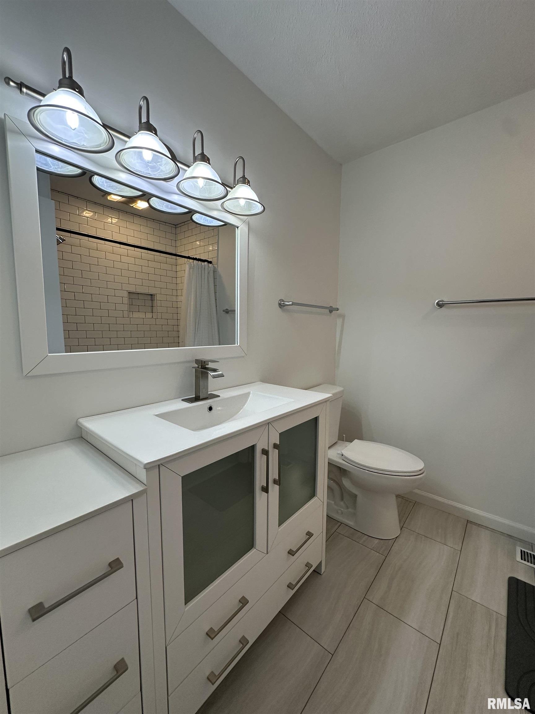 40 North Yorktown Road Macomb, IL 61455 - Photo 13 of 22