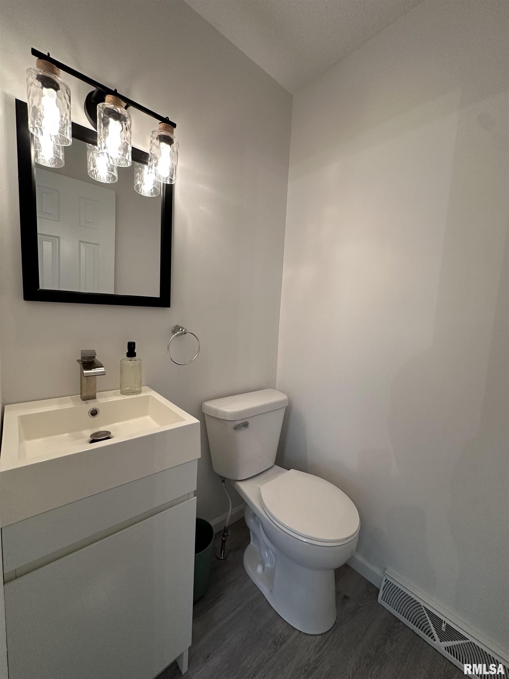 40 North Yorktown Road Macomb, IL 61455 - Photo 10 of 22