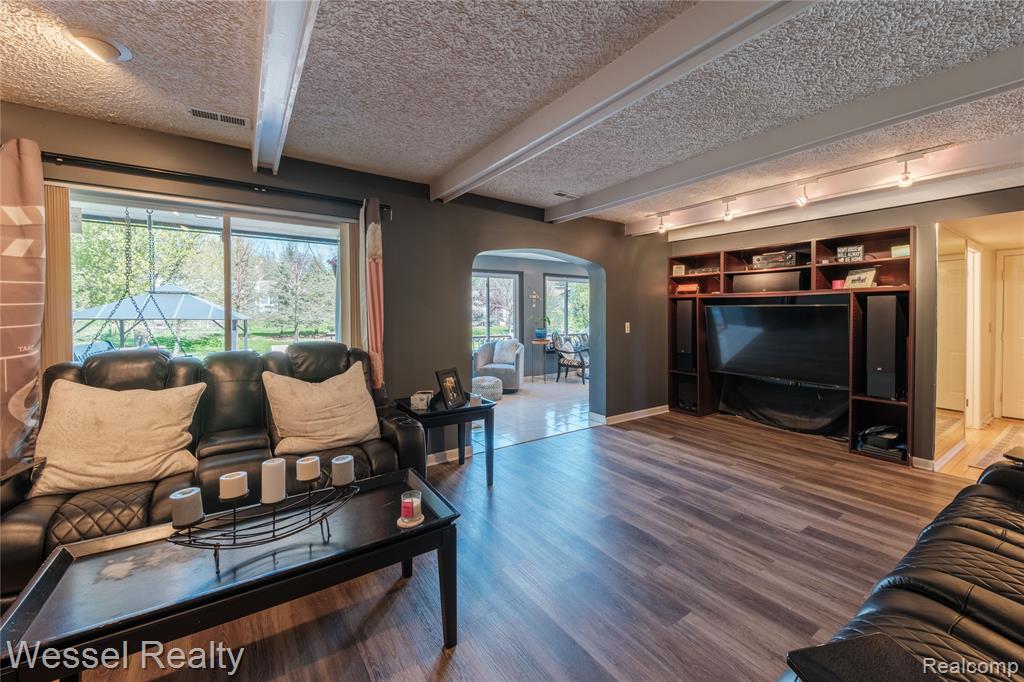 117 Coachlamp Road Rochester, MI 48306 - Photo 32 of 51 Gallery Image 32