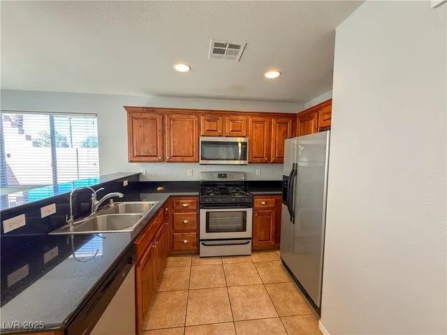 $1,950 | 8324 West Wildwood Glen Drive, Las Vegas, NV 89131