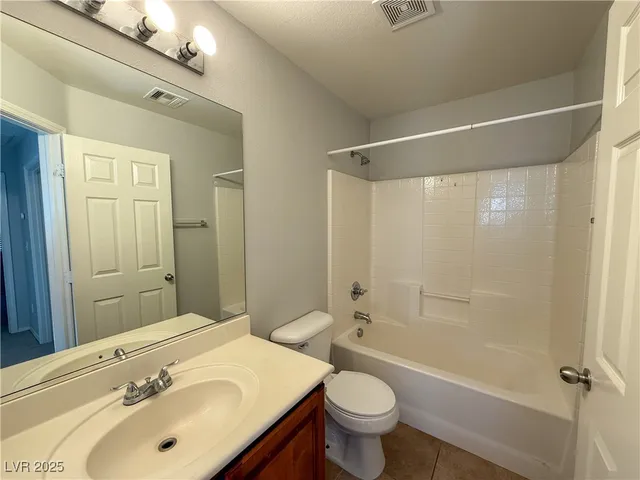 $1,950 | 8324 West Wildwood Glen Drive, Las Vegas, NV 89131