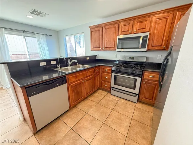 $1,950 | 8324 West Wildwood Glen Drive, Las Vegas, NV 89131