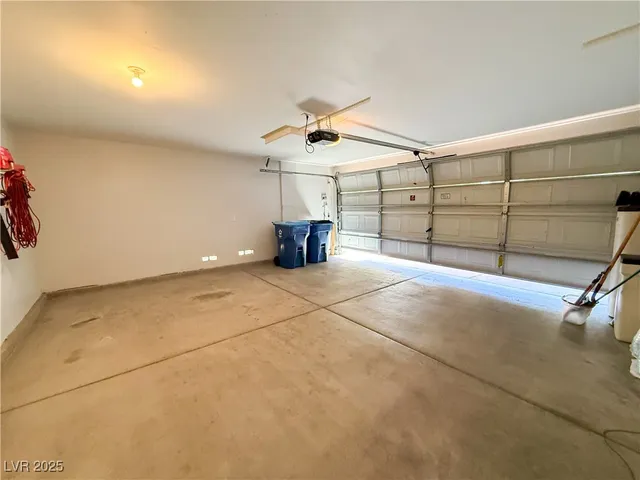 $1,950 | 8324 West Wildwood Glen Drive, Las Vegas, NV 89131