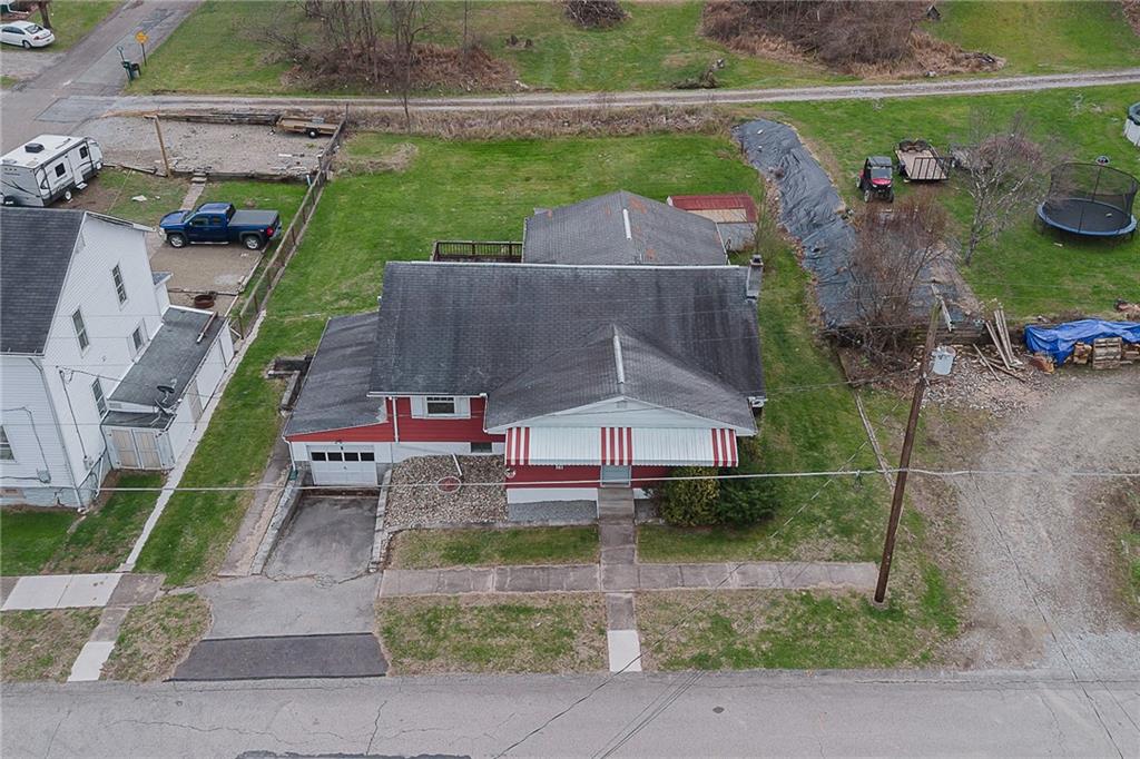 28 Indiana Avenue Avonmore, PA 15618 - Photo 27 of 49 an aerial view of a house with a yard