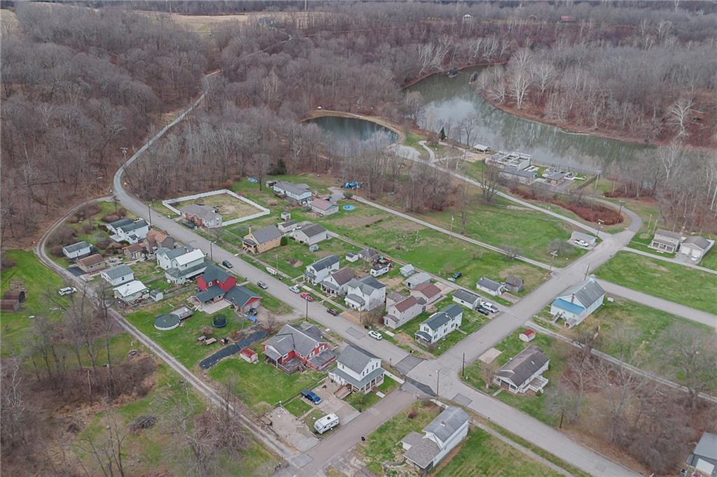 28 Indiana Avenue Avonmore, PA 15618 - Photo 48 of 49 an aerial view of a backyard