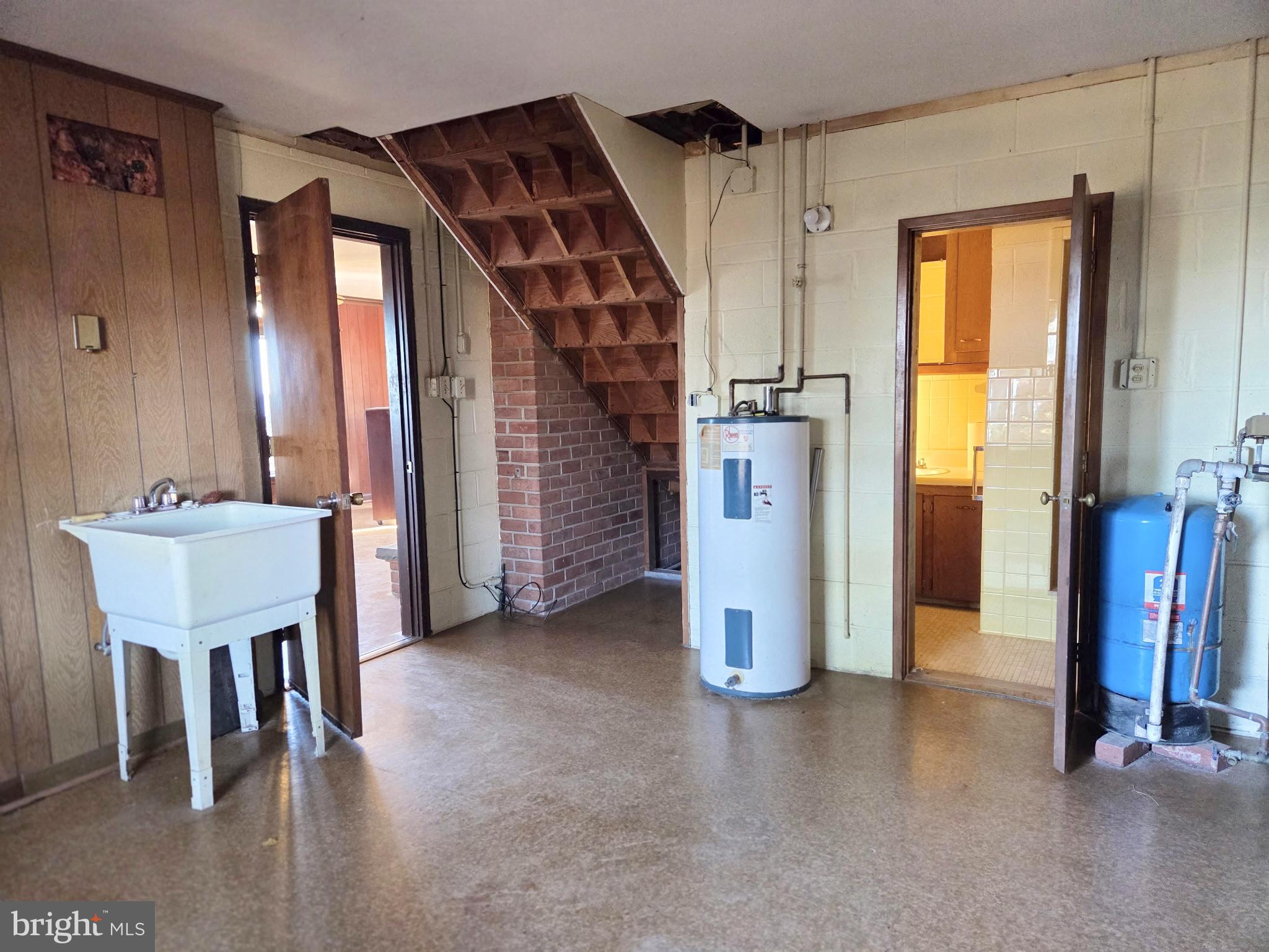 5489 Rude Avenue Tilghman, MD 21671 - Photo 26 of 65 a view of a hallway with furniture and a window