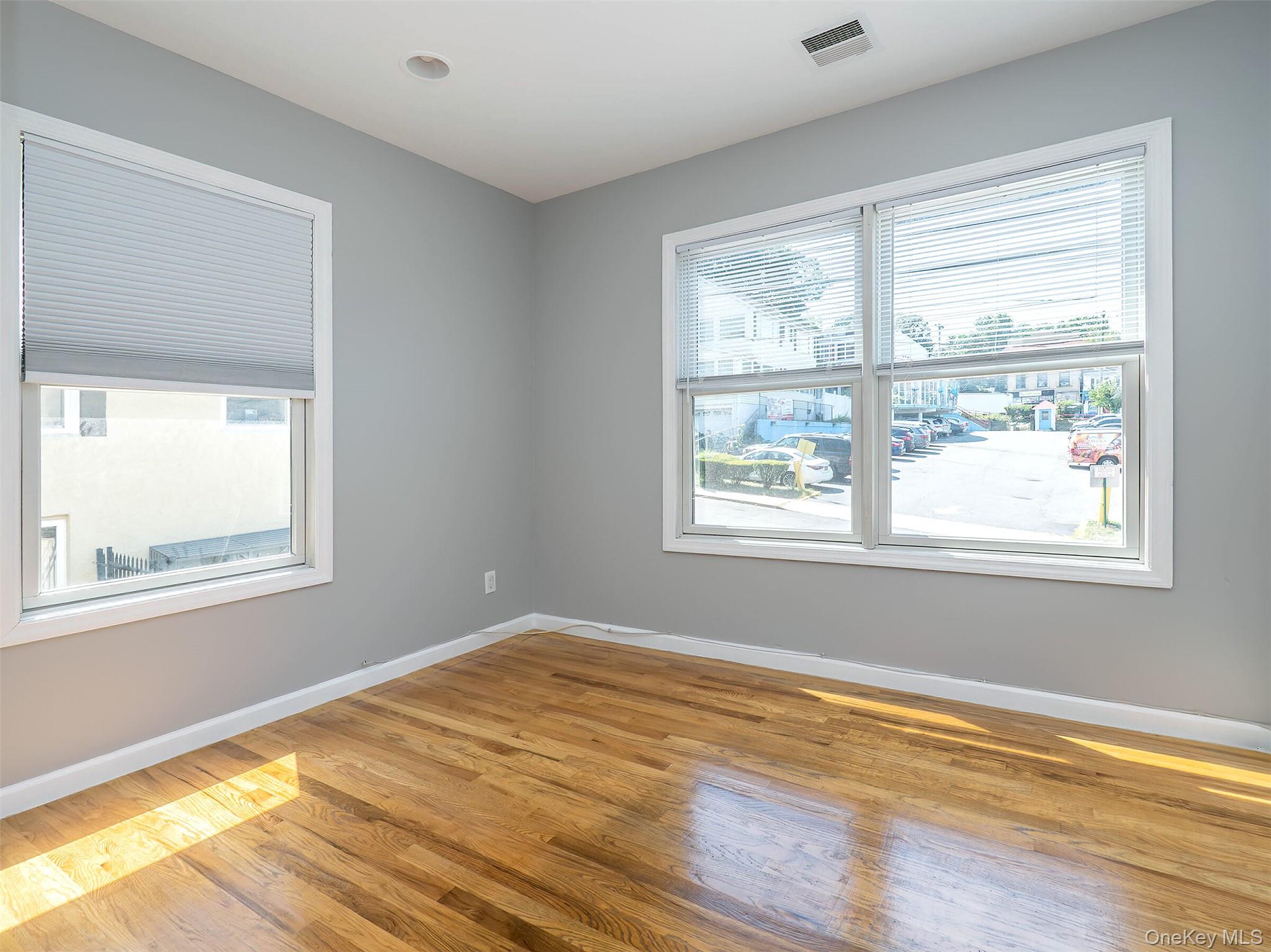 11 Shore Road, Unit 2 Port Washington, NY 11050 - Photo 17 of 22 Gallery Image 17