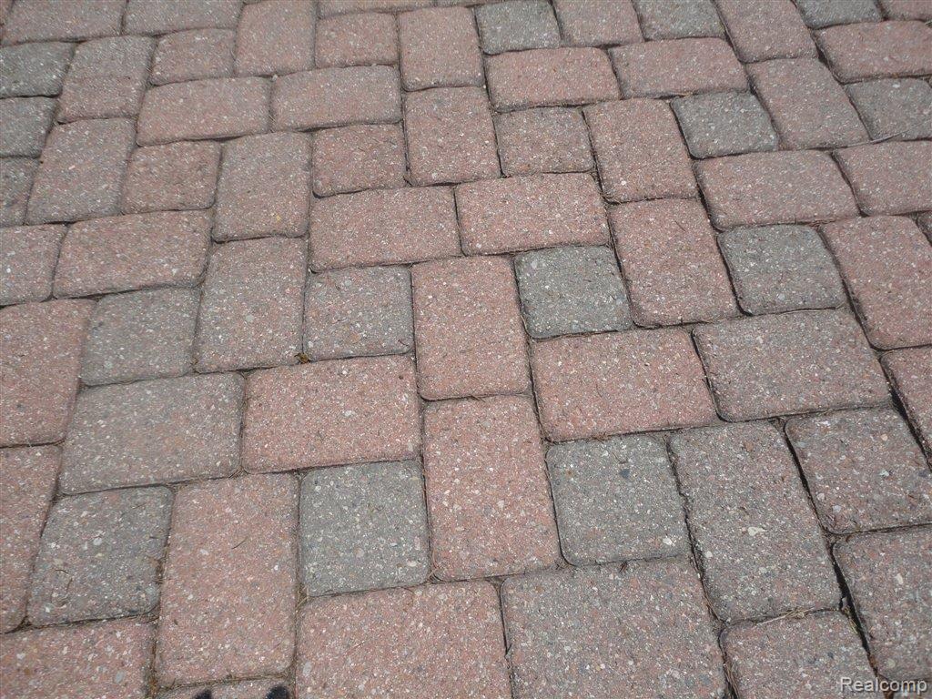 786 Birch Tree Lane Rochester, MI 48306 - Photo 5 of 18 Paver walkway