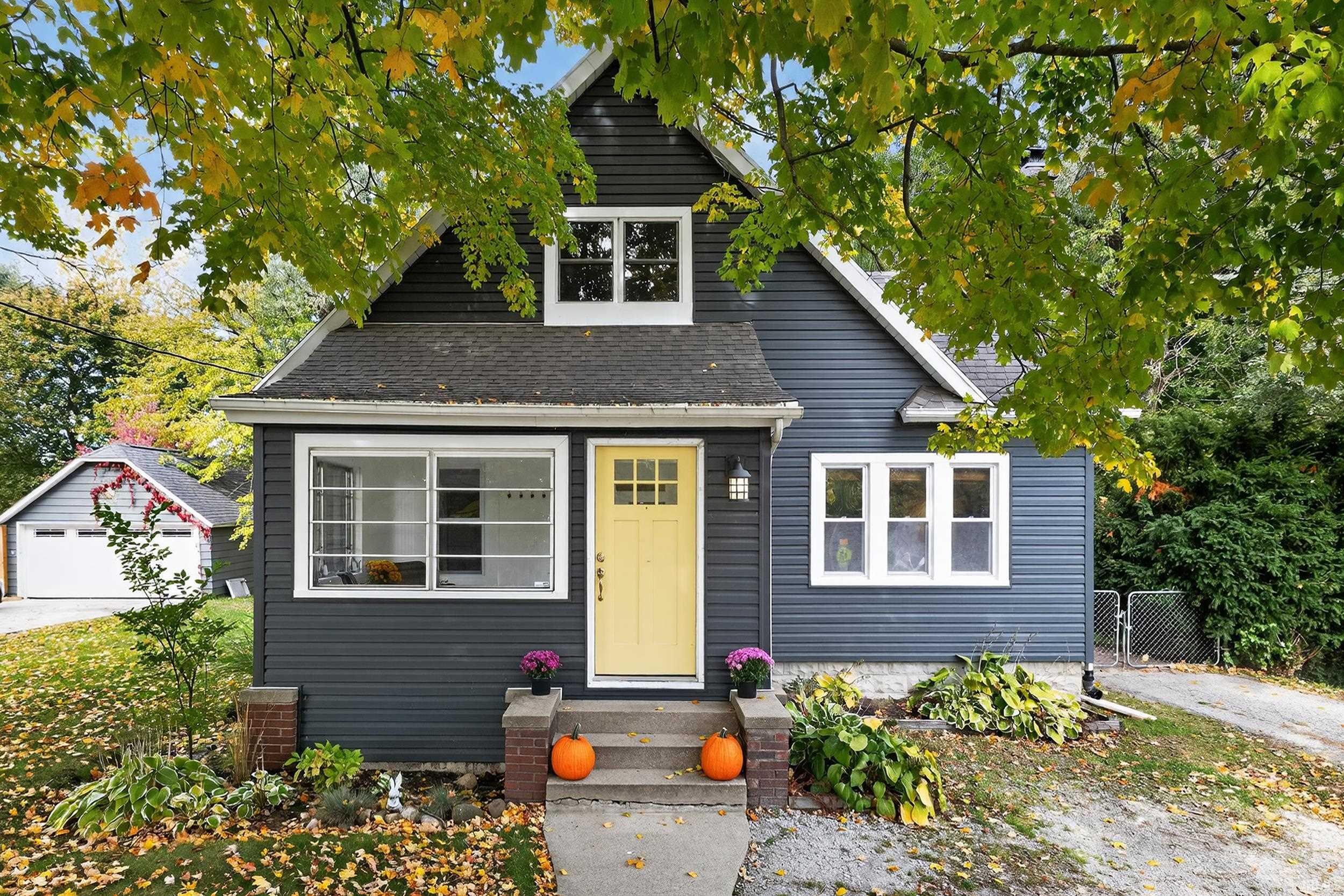 321 West Johnson Road La Porte, IN 46350 - Photo 2 of 28