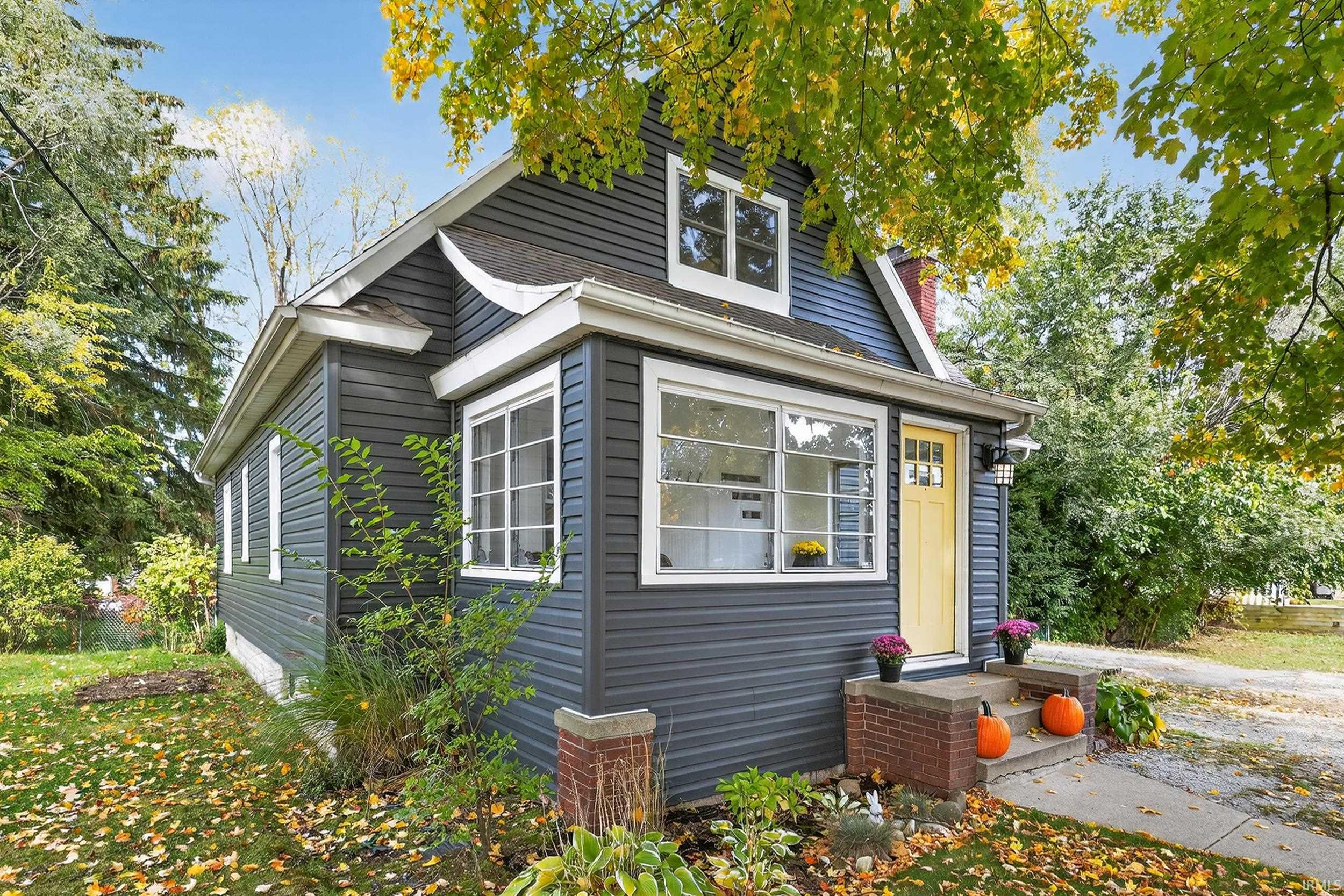 321 West Johnson Road La Porte, IN 46350 - Photo 3 of 28