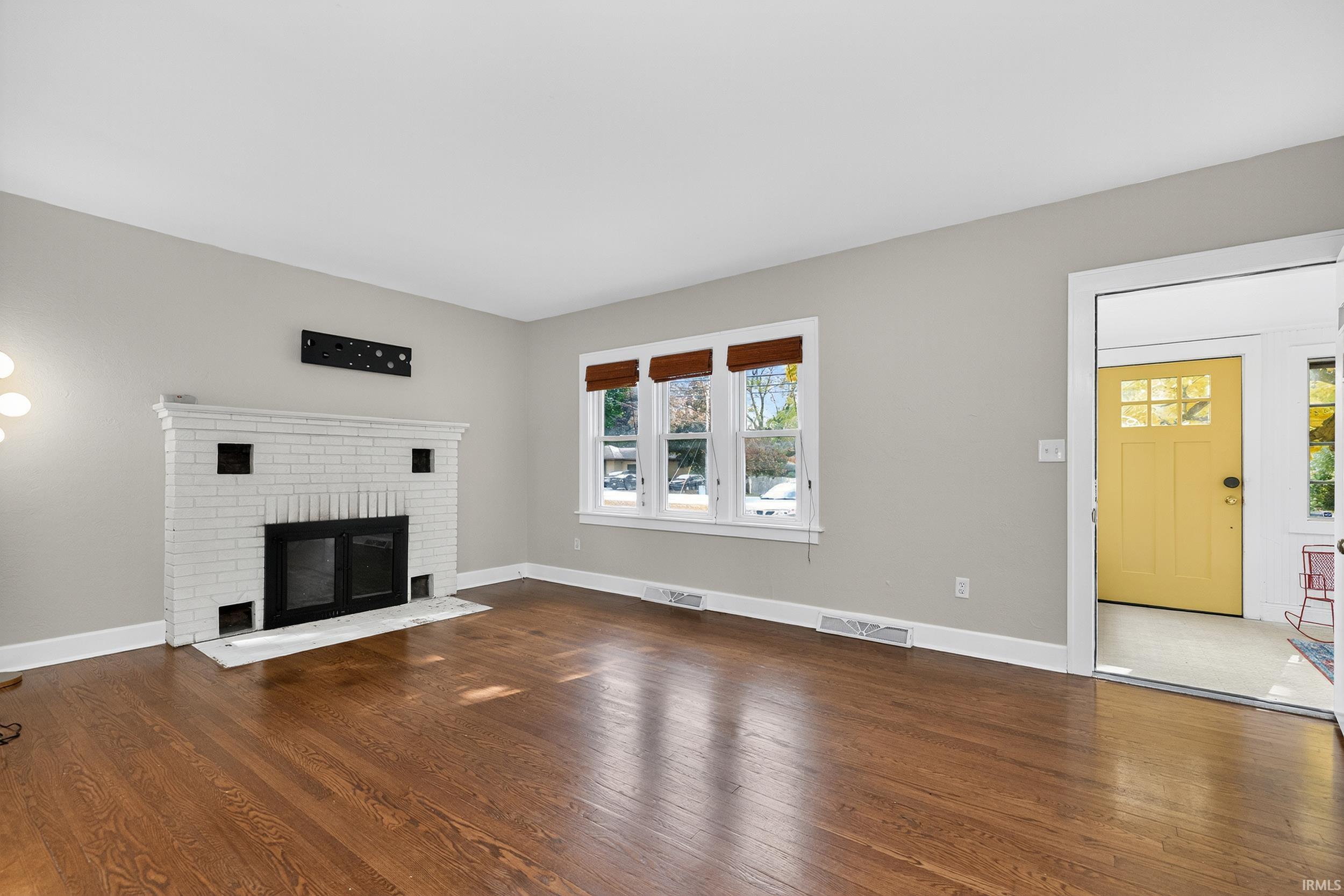 321 West Johnson Road La Porte, IN 46350 - Photo 4 of 28