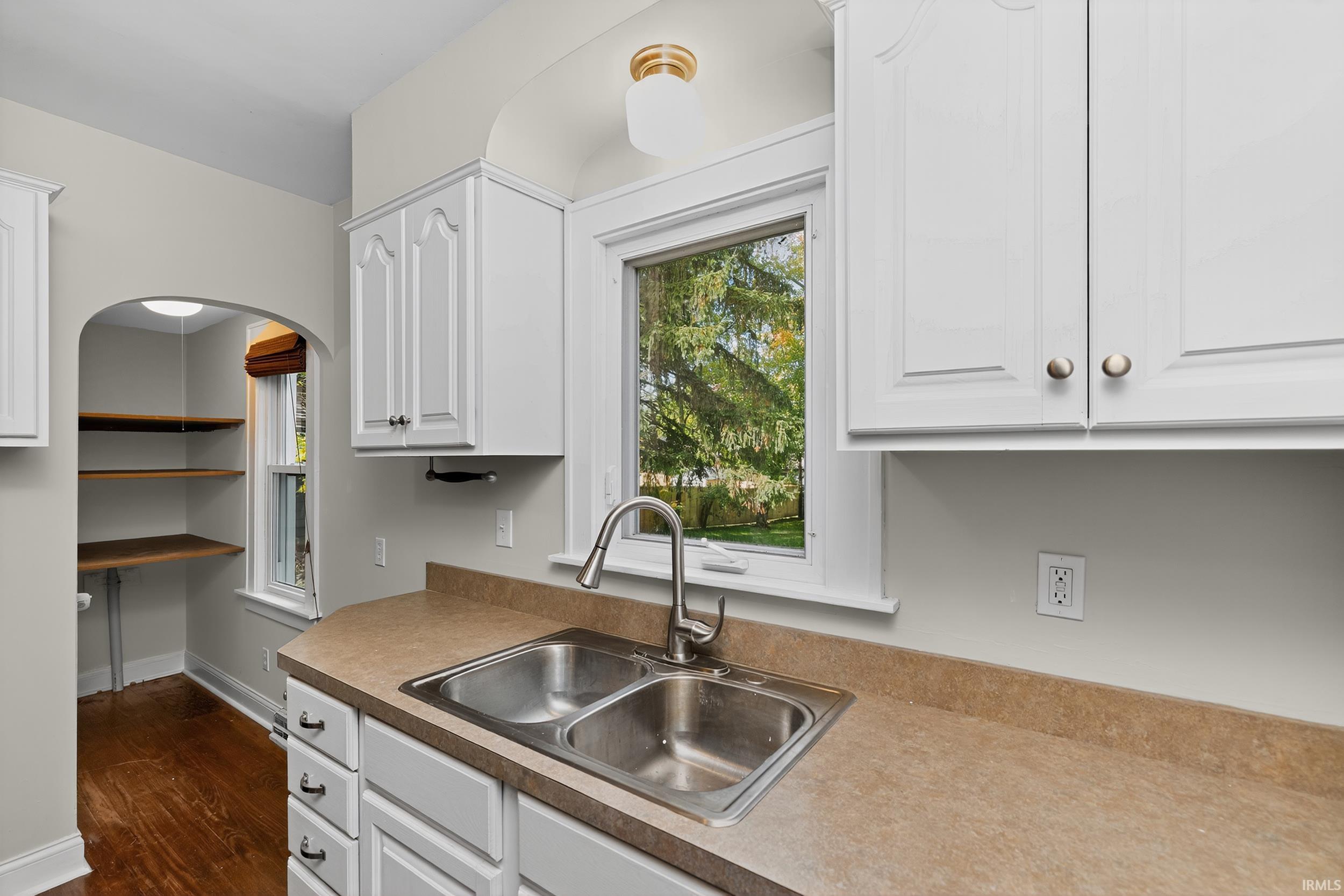 321 West Johnson Road La Porte, IN 46350 - Photo 8 of 28