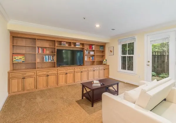 $5,995 | 2310 North Van Buren Court, Arlington, VA 22205