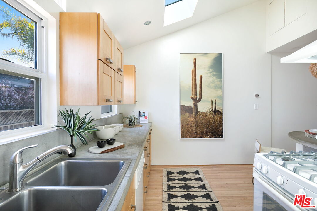 234 Ruth Avenue Venice, CA 90291 - Photo 22 of 33 Gallery Image 22