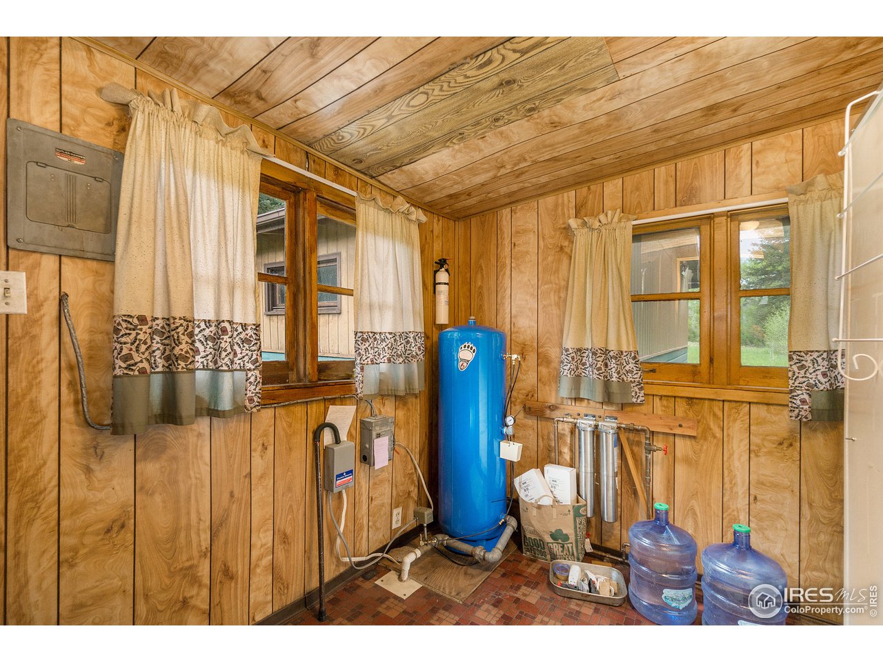 656 Rustic Road Bellvue, CO 80512 - Photo 23 of 40 Gallery Image 23